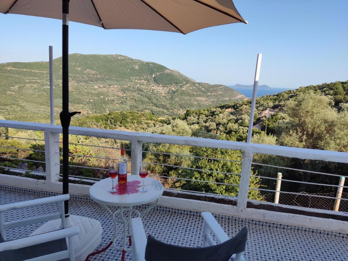 Stathis Guesthouse Fternon Exterior foto